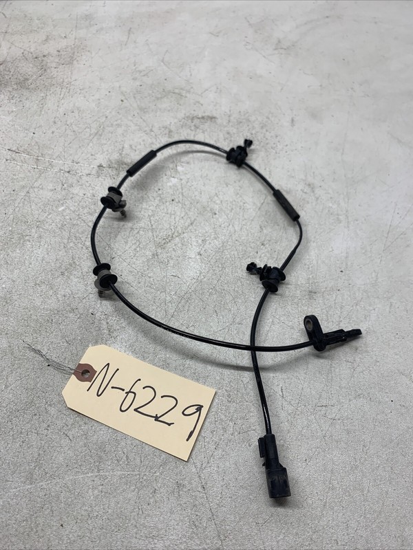 20-23 TESLA MODEL Y LEFT OR RH FRONT ABS WHEEL SPEED SENSOR 1188761-00 6229 B130
