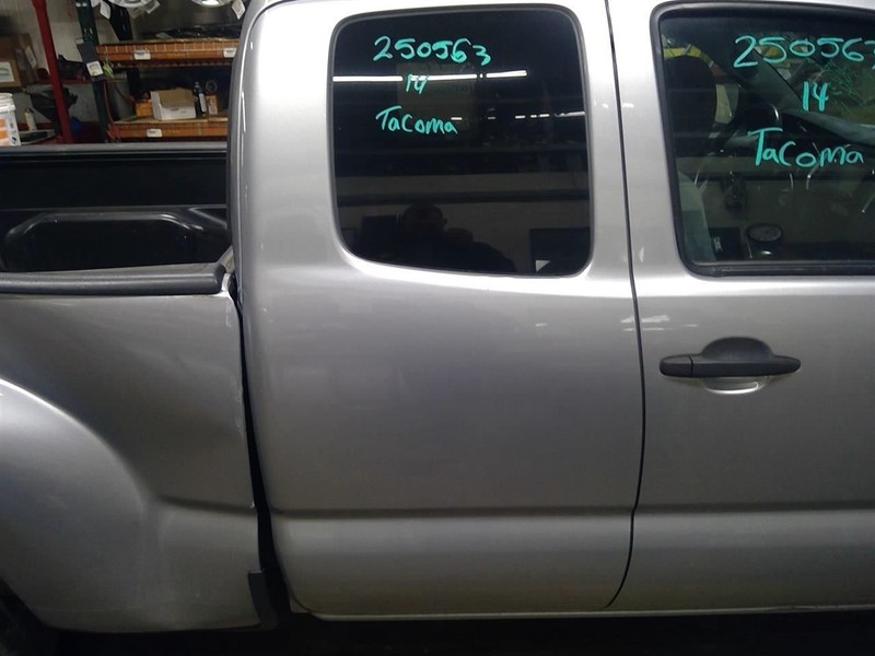 Passenger Rear Side Door Extended Cab Fits 05-15 TACOMA 1728268