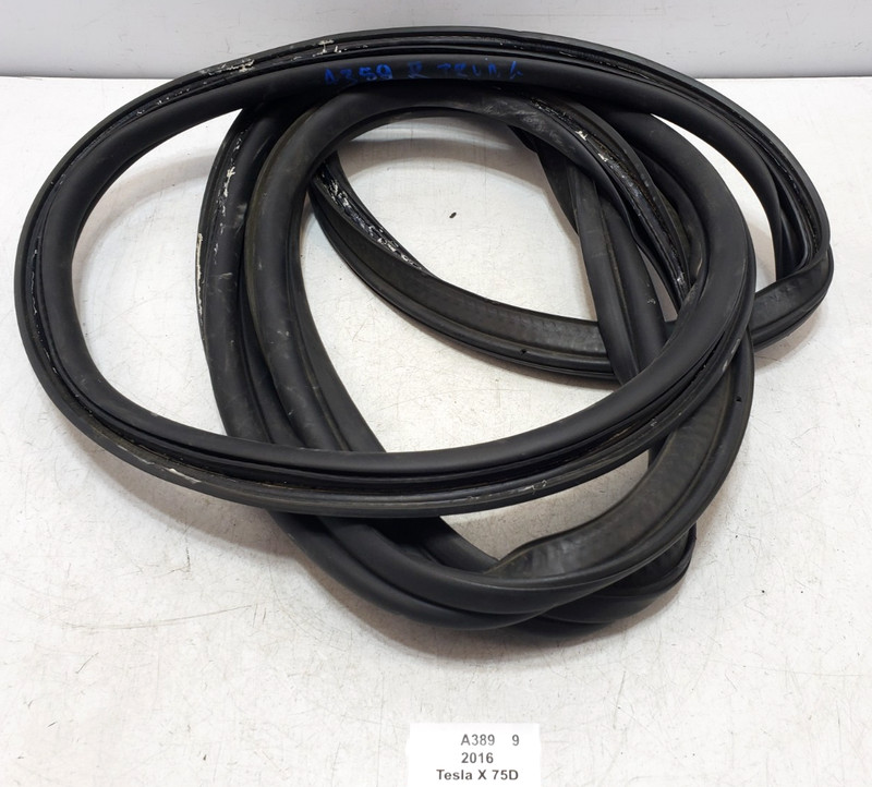 ✅ 2016-2023 OEM Tesla Model X Rear Trunk Liftgate Weatherstrip Rubber Seal