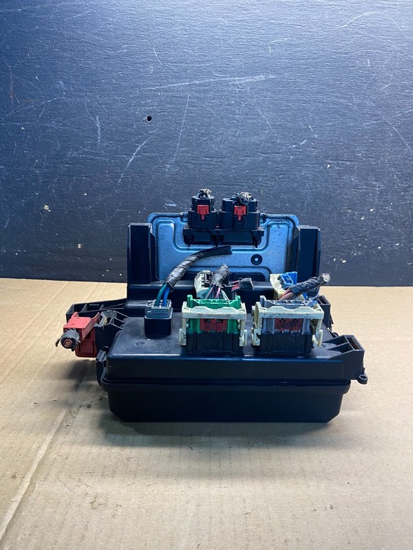 2005 Dodge ChargerFuse Box Body Control Module BCM aa7612 DG