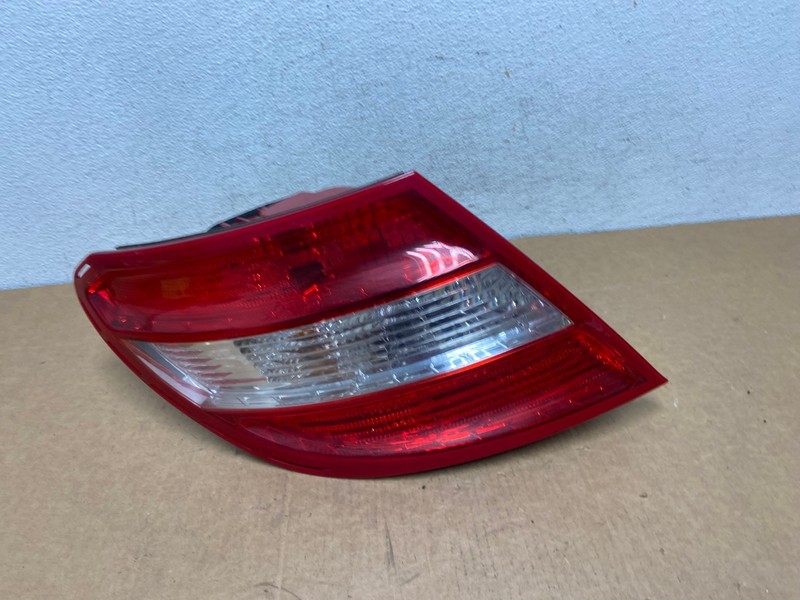 2008 - 2011 Mercedes C-Class Left Driver LH LED Tail Light OEM AD5483 LK