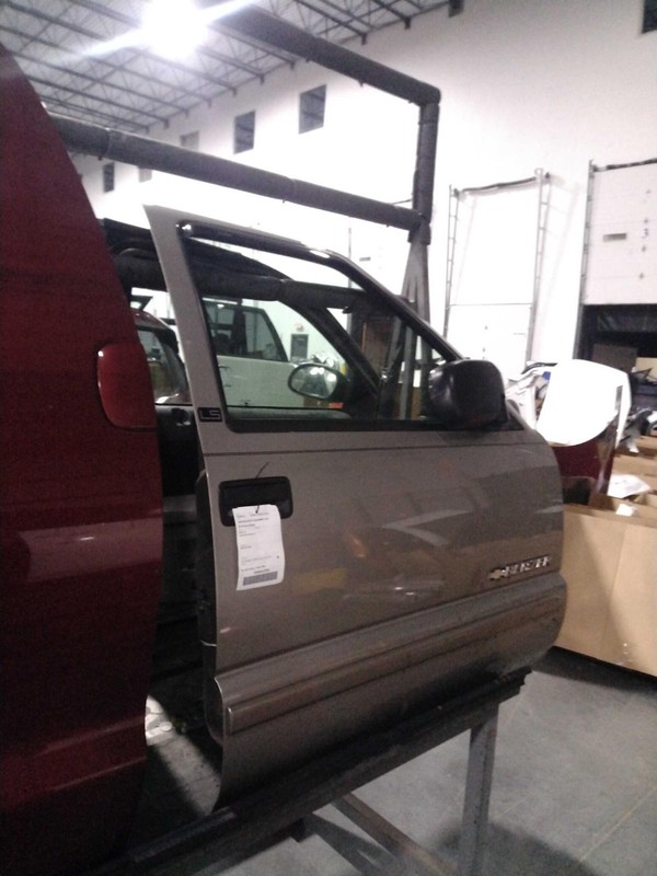2003 Chevrolet Blazer S10 Right Front Door Brown OEM Used 554263 133K Miles