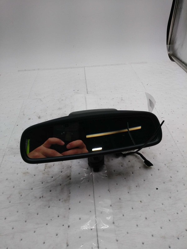 Used Front Center Interior Rear View Mirror fits: 2017 Jeep Grand cherokee w/o a