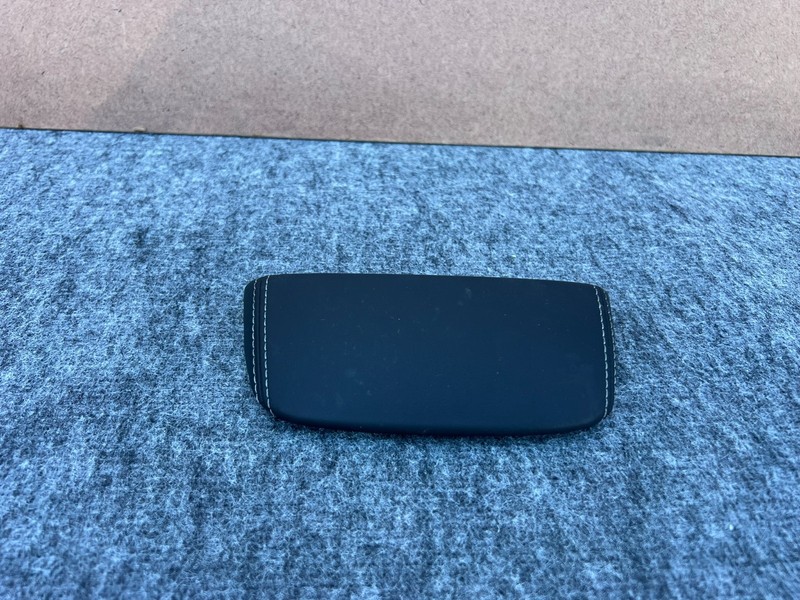 GENESIS GV70 2022-2025 OEM CENTER CONSOLE STORAGE ARMREST LID COVER TRIM (BLACK)