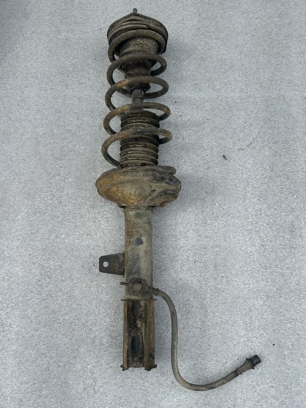 1986 1987 TOYOTA CELICA ST RIGHT PASSENGER SIDE REAR STRUT SPRING COUPE LIFTBACK