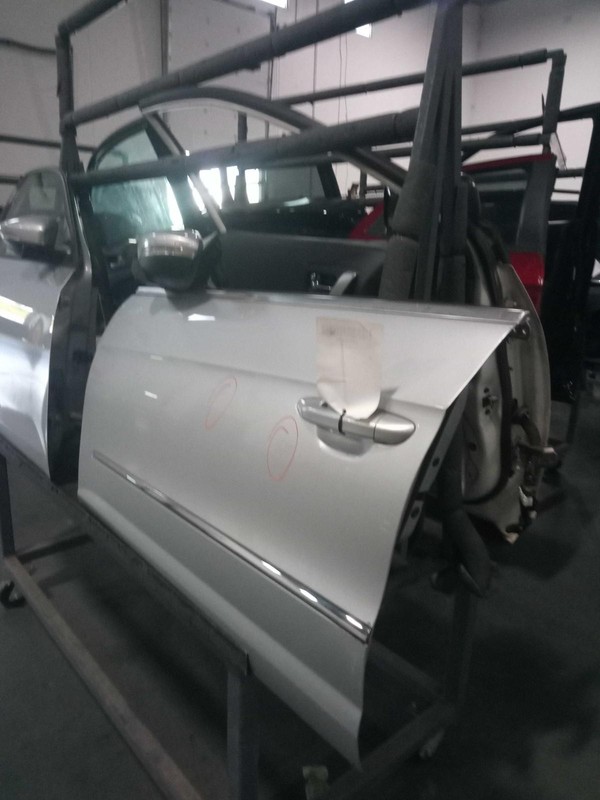 2012 Volkswagen CC Left Front Door Silver 4DR SED SLV 93k Miles OEM Used
