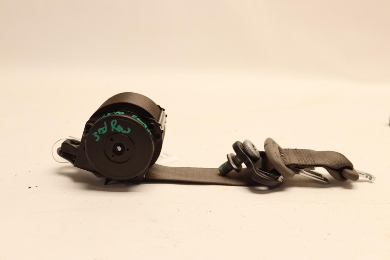 2018-2021 CHEVY TRAVERSE REAR 3RD THIRD ROW CENTER SEAT BELT OEM