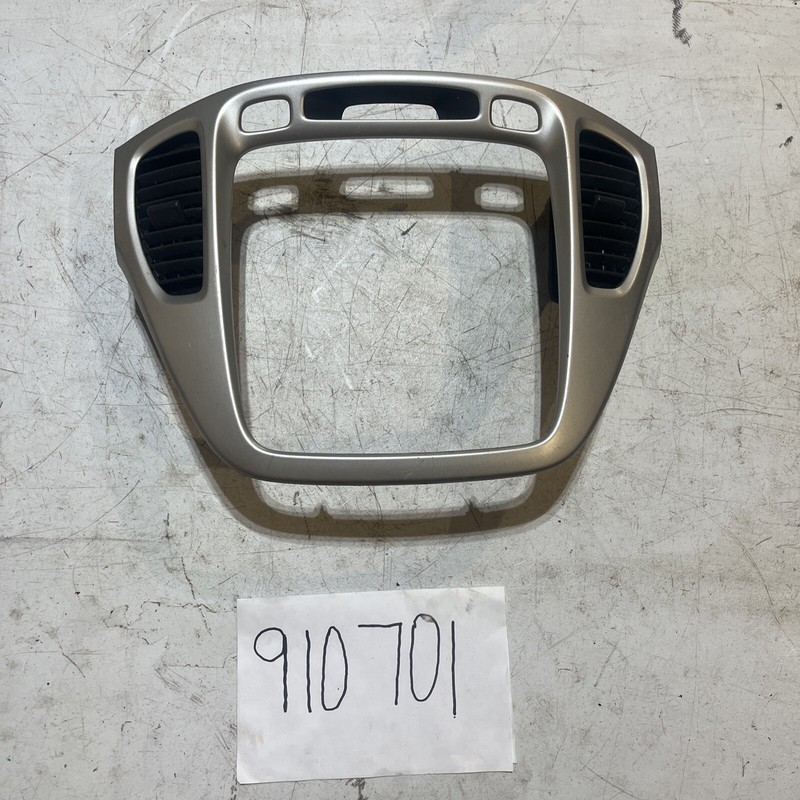 2007 TOYOTA HIGHLANDER DASH RADIO CLIMATE CONTROL VENT SURROUND TRIM BEZEL