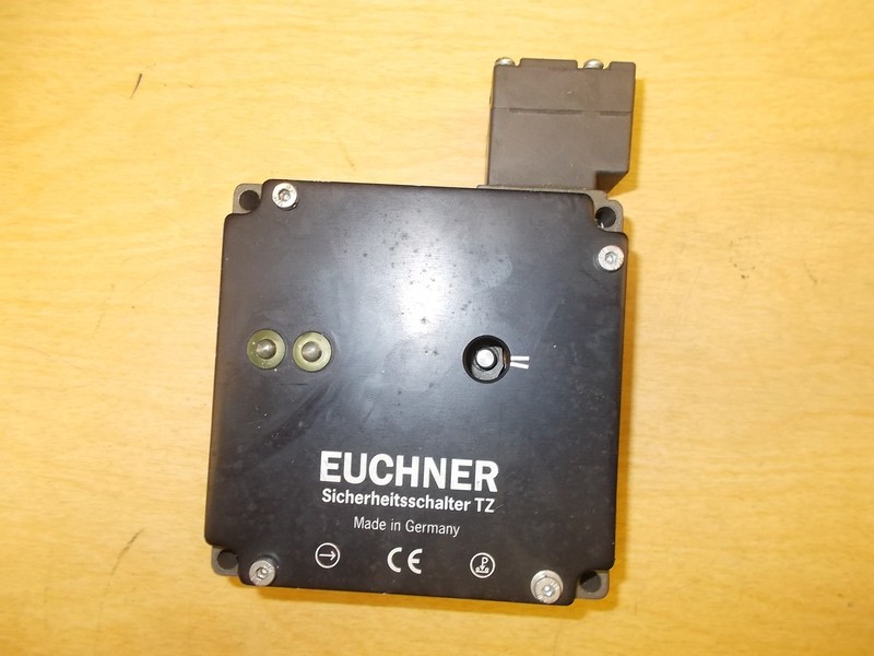 Euchner Sicherheitsschalter TZ1RE024P0 Safety Switch VABL12C-MF *FREE SHIPPING*