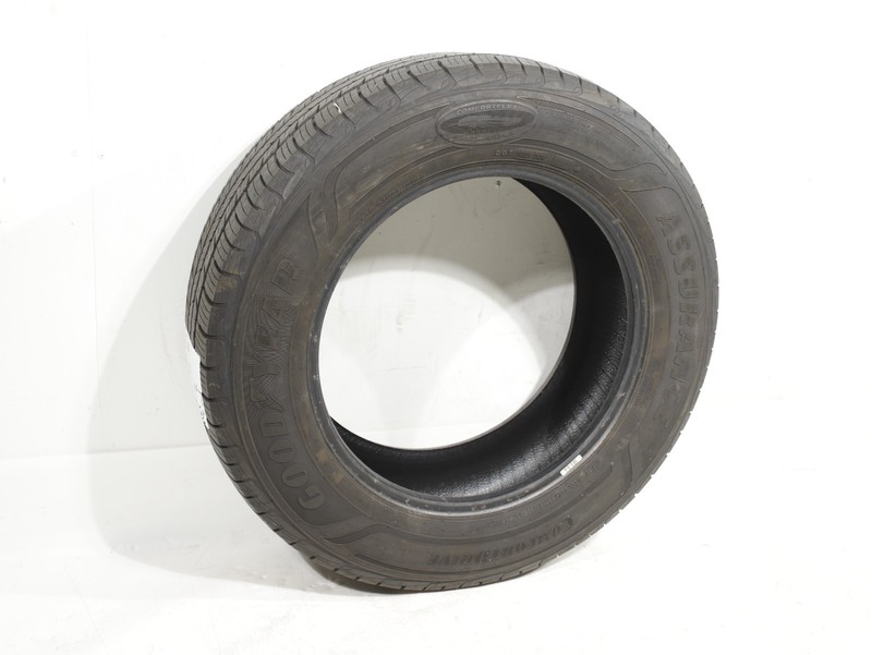 Used Tire Good Year Comfort Assurance 235/65/R18 106V M+S Life 80% OEM (LOCAL)