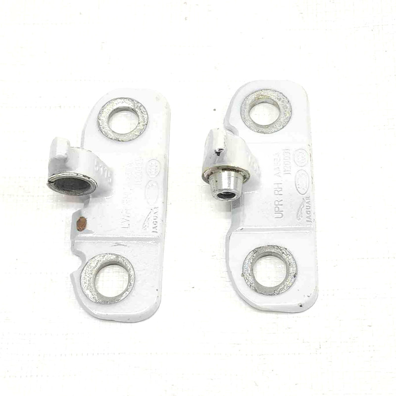2016 Evoque RH Passenger Rear Door Hinges Upper Lower Oem 1120031