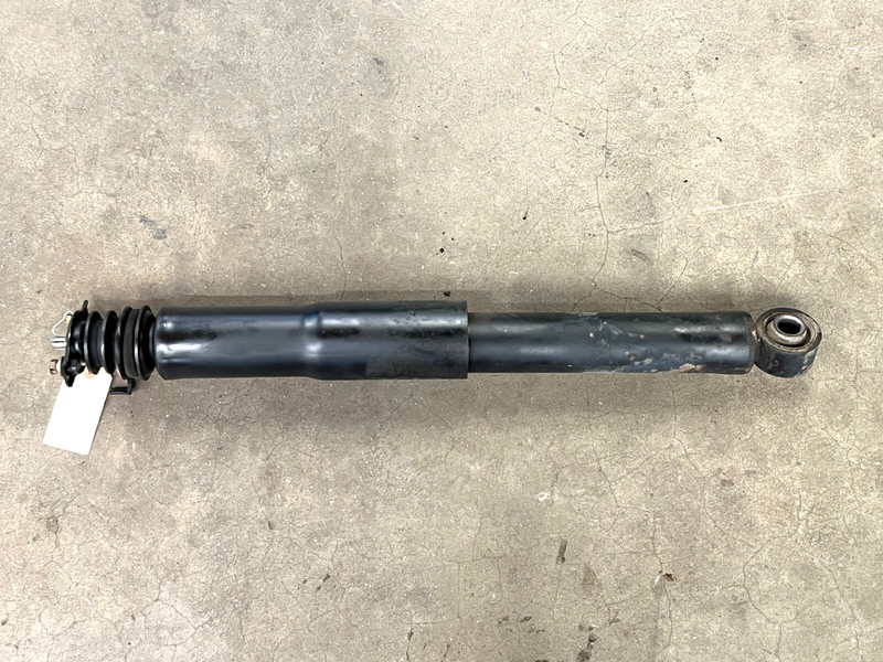 ⭐2003-2007 LEXUS LX470 REAR RIGHT SHOCK STRUT ABSORBER BRACKET 126K OEM LOT2581