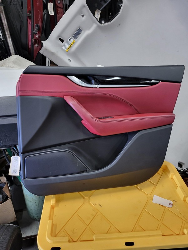 Used Oem Maserati Front Passenger Door Trim Panel for 2017-2020 Levante 3.0L AWD