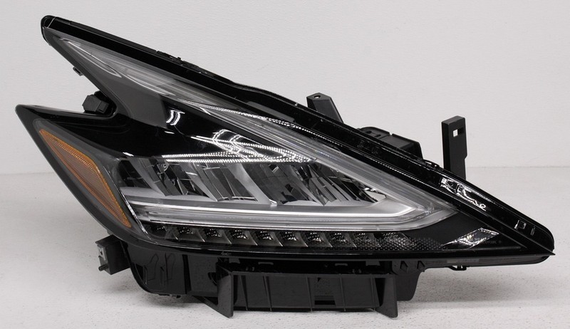 OEM Nissan Murano Right Passenger Side LED Headlamp Tab Missing