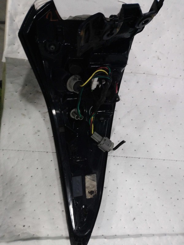 2017 Nissan Murano Right Tail Light Assembly White OEM Used 303808