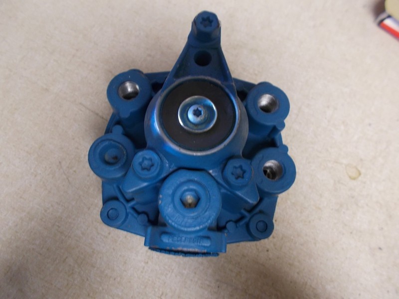 Bendix T-240077-0 Tu-Flow AirValve *FREE SHIPPING*