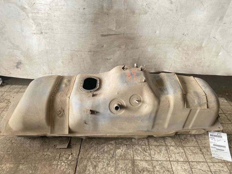 Fuel Tank Assembly TOYOTA TUNDRA 03 04
