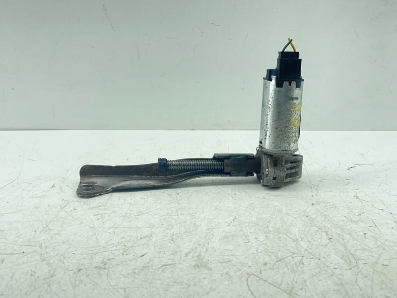 16-19 BUICK CASCADA FRONT RIGHT PASSENGER SEAT ADJUSTMENT MOTOR OEM 8358399 12