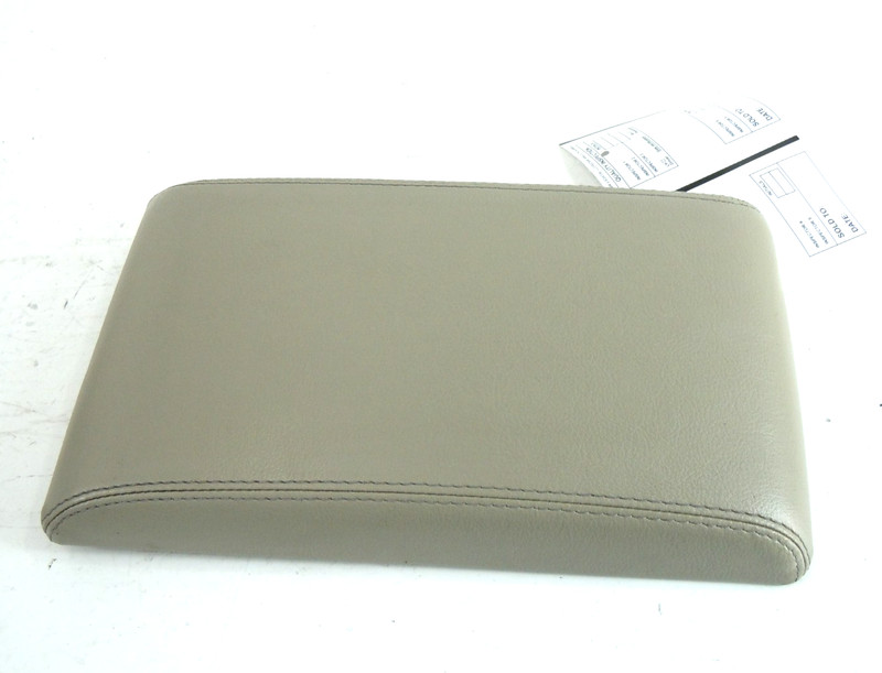 1999 99 Infiniti QX4 Center Console Arm Rest Lid Cover OEM