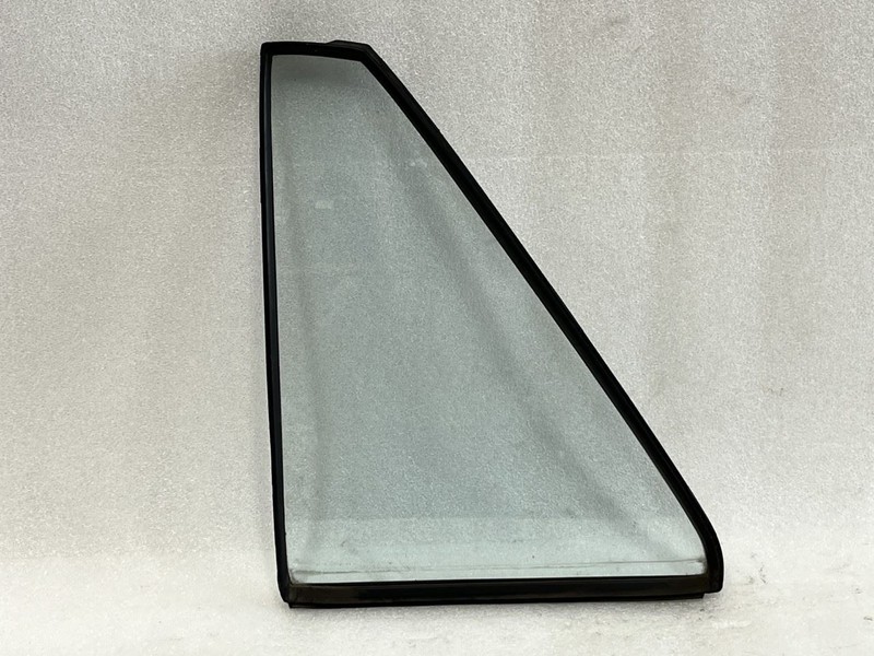 1982 1983 1984 1985 HONDA ACCORD LEFT DRIVER SIDE REAR DOOR VENT GLASS WINDOW