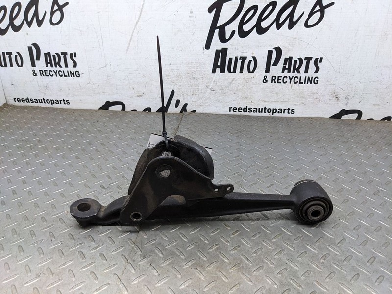 Passenger Right Lower Control Arm Front Fits 98-05 LEXUS GS300 1192405