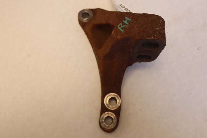 2008-2025 FREIGHTLINER CASCADIA 125 DD15 RIGHT ENGINE MOUNT SUPPORT BRACKET OEM