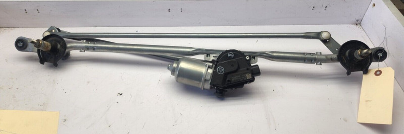 2019-2024 CHEVY SILVERADO 1500 WINDSHIELD WIPER WASHER TRANSMISSION W/ MOTOR OEM