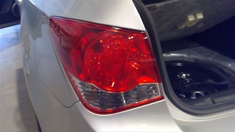 Driver Tail Light VIN P 4th Digit Limited Fits 11-16 CRUZE 3252408