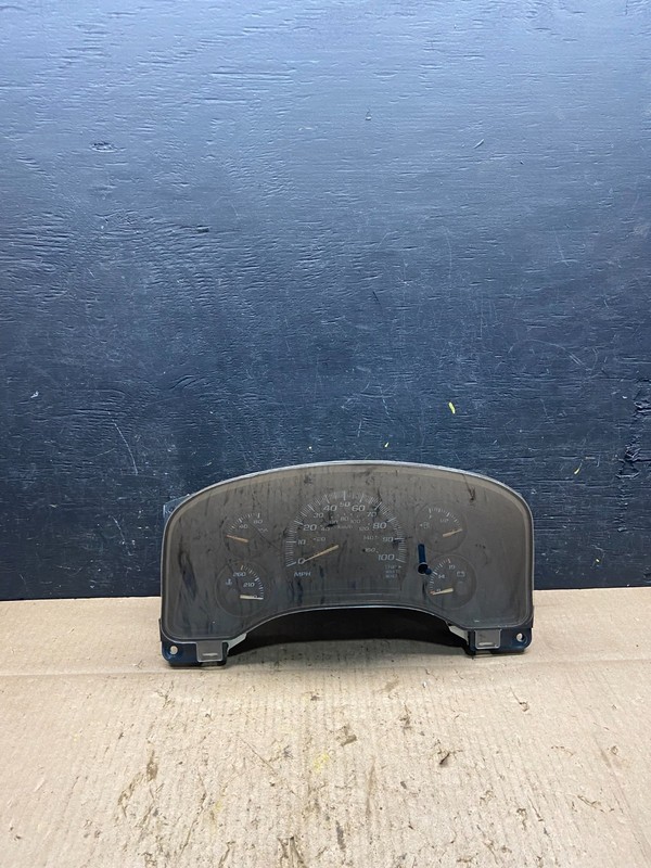 2004 to 2007 Chevrolet Express Speedometer Cluster Gauge OEM Q2034 DG
