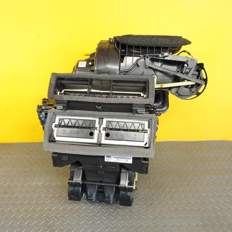 2020-2021 RANGE ROVER EVOQUE AC AIR CONDITIONING BLOWER HEATER BOX OEM