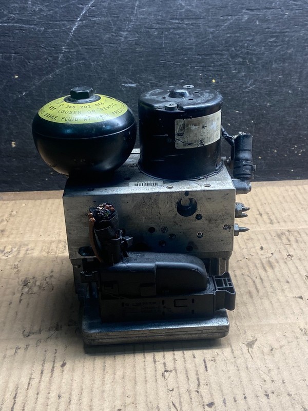 2003-2006 Mercedes R230 SL500 E550 ABS Anti Lock Brake Pump Module y4299 DG
