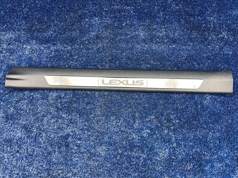 2018-2021 LEXUS NX300 FRONT RIGHT SIDE DOOR SILL SCUFF PLATE COVER OEM