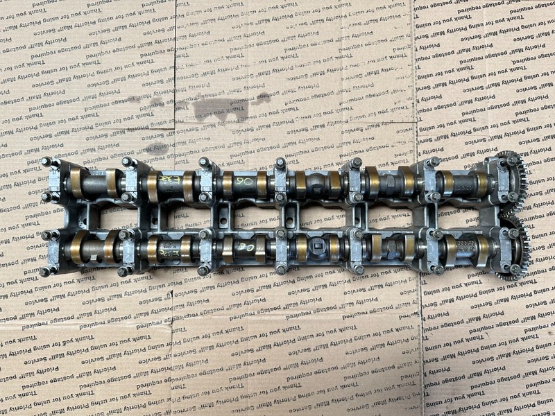 05-06 Mercedes E320 CDI CAMSHAFT INTAKE EXHAUST LEFT RIGHT SET ASSEMBLY OEM