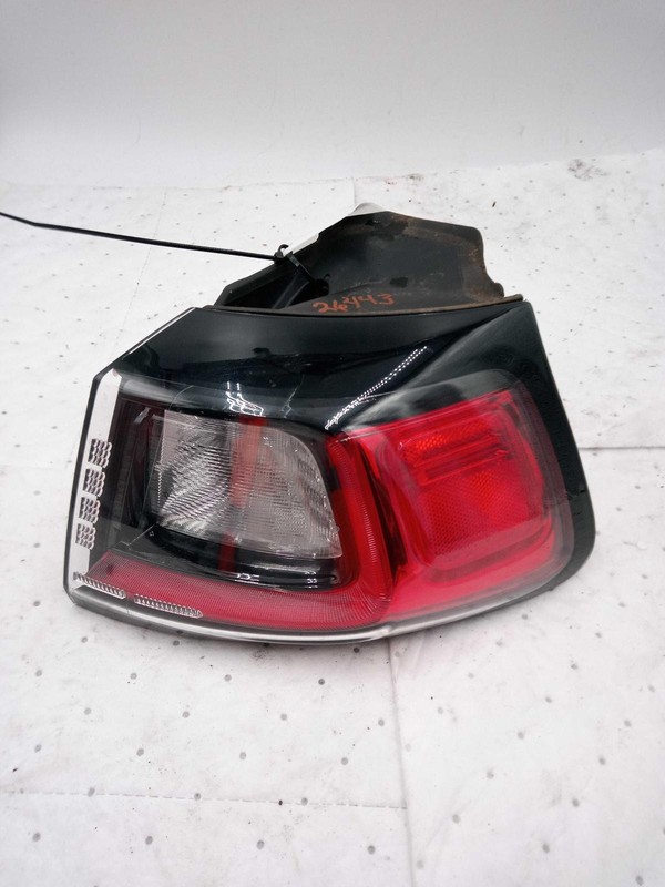 2019 Jeep Cherokee Right Tail Light Assembly Red 697438 Used 143K Miles