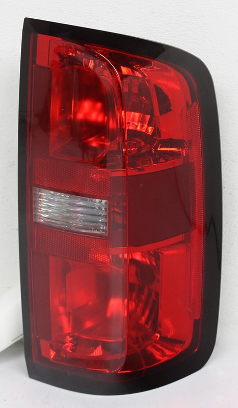 OEM Right Passenger Side Halogen Tail Lamp For Chevy Colorado 84916712 Lens Flaw