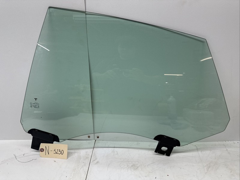 2012-2020 TESLA MODEL S REAR LEFT DRIVER SIDE DOOR WINDOW GLASS 5230 S1