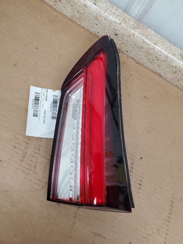 TERRAIN 2022 Tail Light 280778