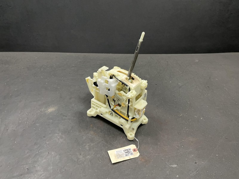 Transmission Floor Shifter 2018 Kia Soul 46700-B2420 2017 2019