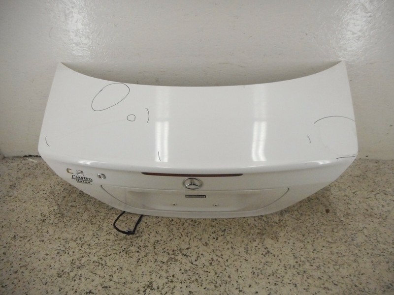 01 02 03 04 05 Mercedes-Benz C240 Trunk Deck Lid OEM White