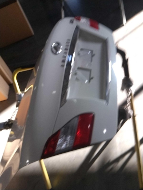 2011 INFINITI M37 Deck Lid Trunk Lid White OEM 149K Miles NJ25-24750-624490