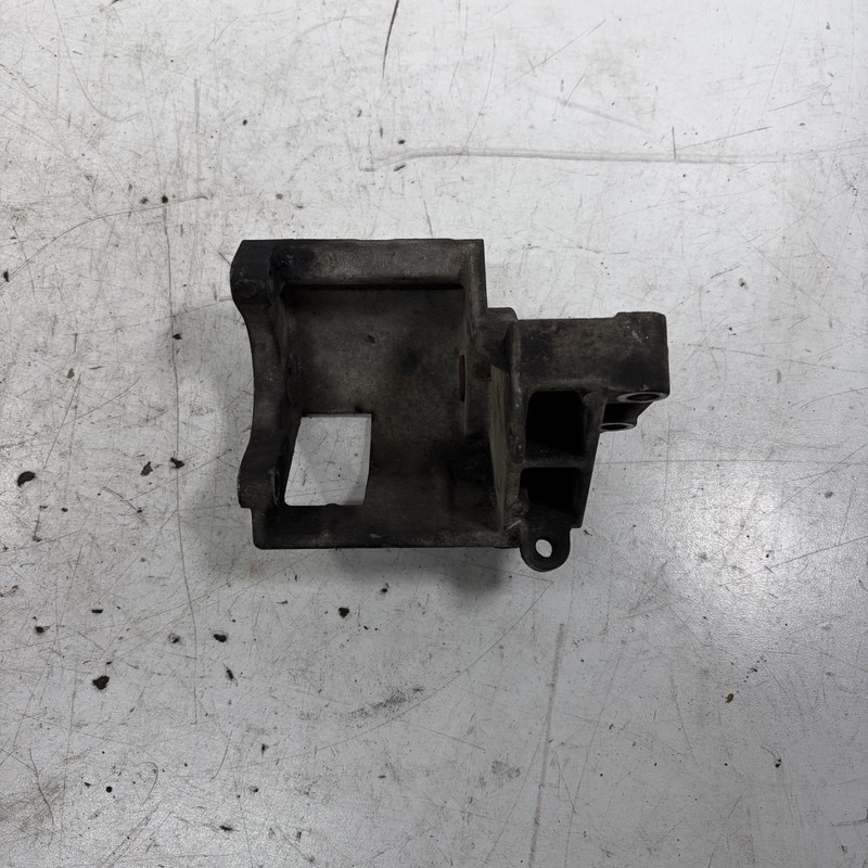 98-02 Honda Passport Isuzu Rodeo P/S Power Steering Pump Bracket OEM
