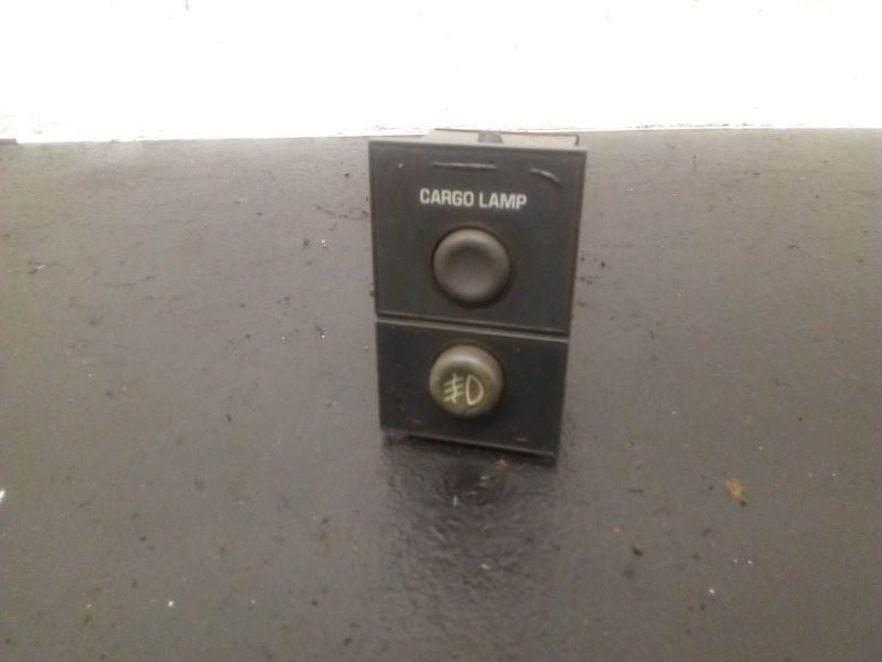 99-02 Chevrolet Silverado Fog Light & Cargo Light Switch OEM 15735837