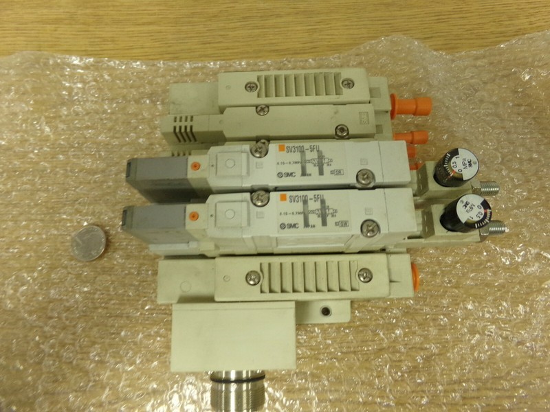 SMC SS5V3-W10CD-043 Valve assembly S-N7 ?? W/ 2 SMC SV3100-5FU *FREE SHIPPING*
