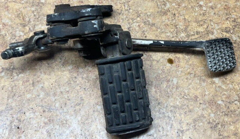 1987 Yamaha Venture XVZ1300 Rear Brake Foot Pedal Lever Mount Right Peg XVZ 1300