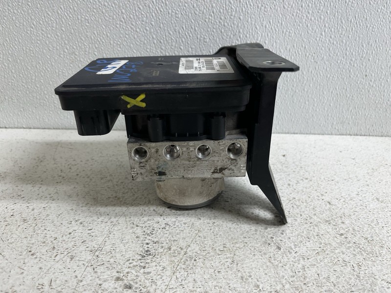 2016 Fiat 500x Easy 2.4 Auto 2WD 4/1/15 ABS Brake Pump Module Anti Lock Brakes