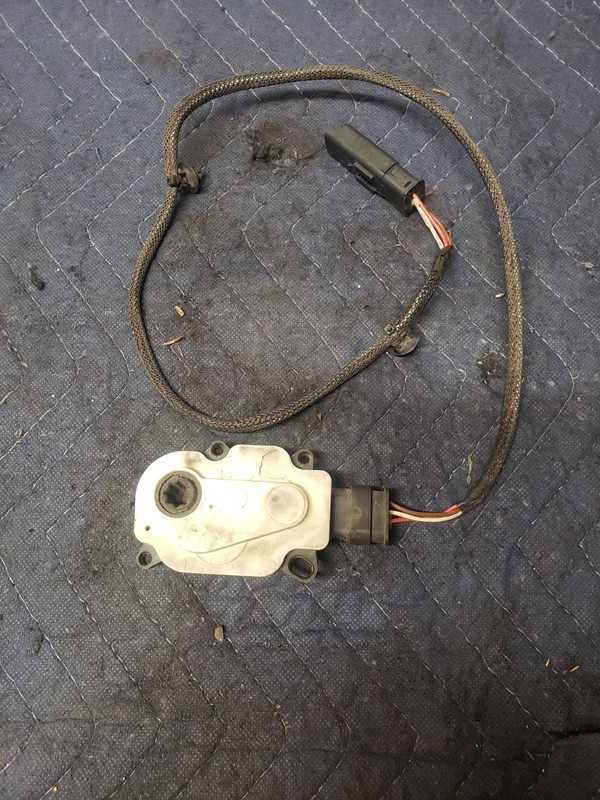2017 Focus Grille Shutter Actuator