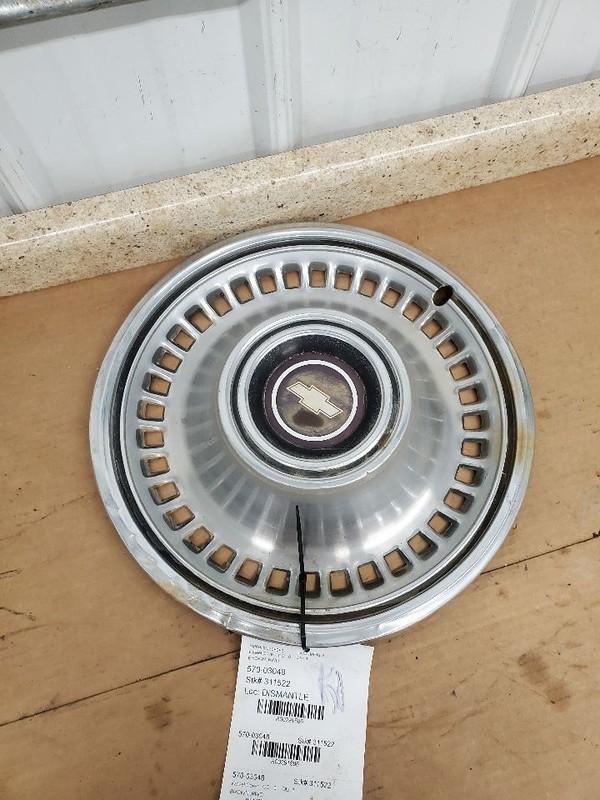 Wheel Cover HubCap Excluding Caprice Fits 71-72 CHEVROLET PASS. 291586