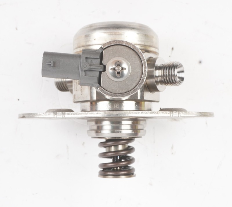 2016 - 2020 BMW F39 F48 X1 X2 High Pressure Fuel Pump 2.0L OEM