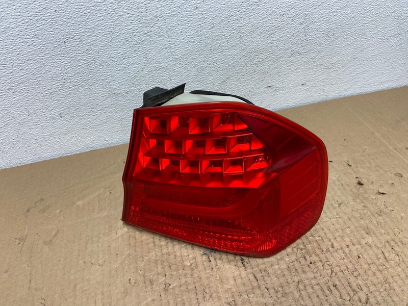 2009 2010 BMW 328i 3 Series Right Passenger RH Side Tail Light Oem AC3962 LK