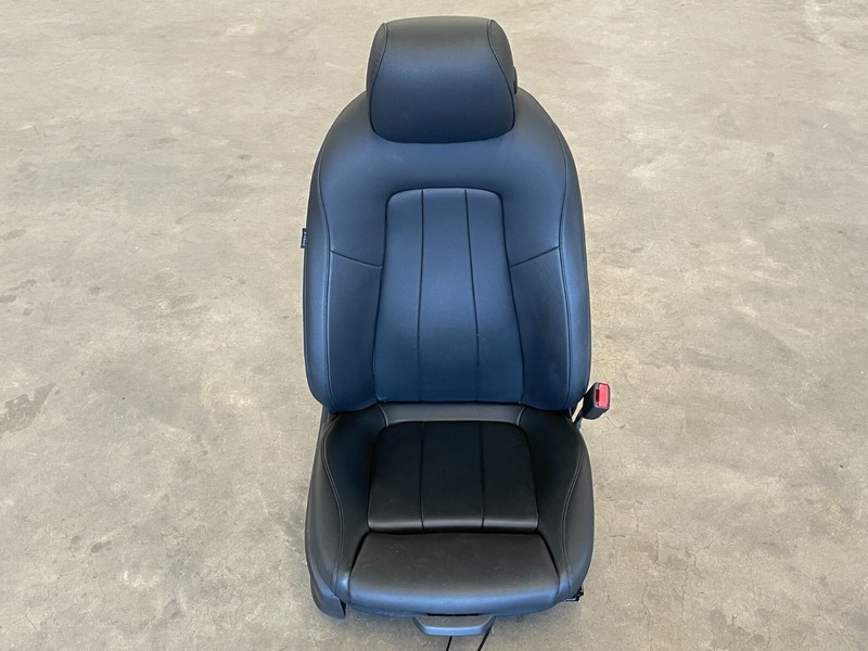 19 20 21 22 Mercedes A220 Front Right Passenger Seat Cushion W/Headrest 1416 OEM